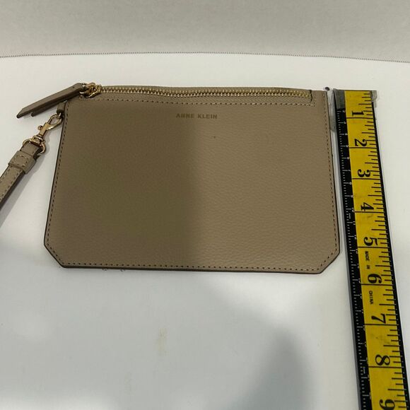 Anne Klein Wristlet Clutch Women’s Color Cream Gold Tone Hardware - Picture 6 of 7